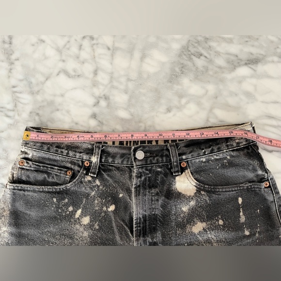 Levi’s 550s Cut Off Shorts - Picture 4 of 6